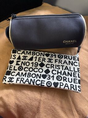 2 Pieces CHANEL Black and Cream Cosmetic Pouch Set